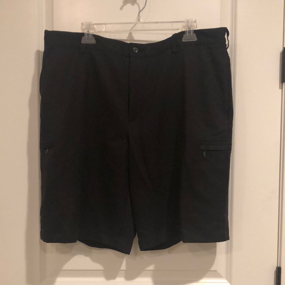 Men’s Black IZOD Golf Shorts